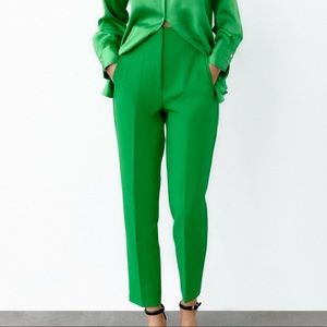 ZARA *SOLD OUT* Green “Pleated” High Waist Pants Size Medium